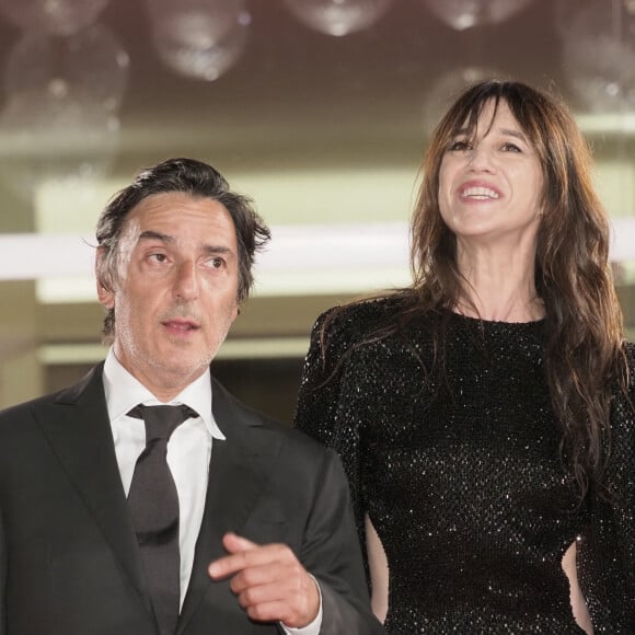 Charlotte Gainsbourg et son compagnon Yvan Attal à la première de "Les Choses Humaines" au 78ème Festival International du Film de Venise (Mostra), le 9 septembre 2021. 