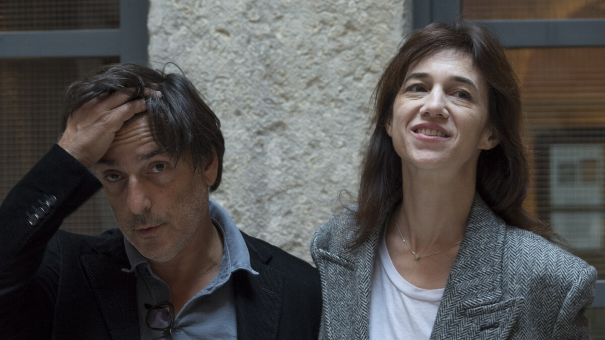 Photo Yvan Attal Et Sa Compagne Charlotte Gainsbourg Lors D Une Rencontre Presse Lyon