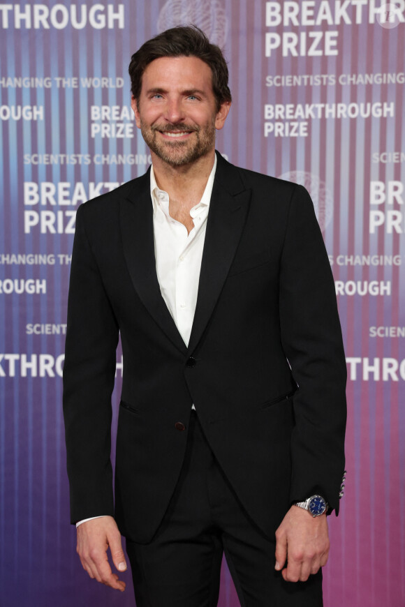 Bradley Cooper à la 10e cérémonie du Breakthrough Prize le 13 avril 2024 à Los Angeles.