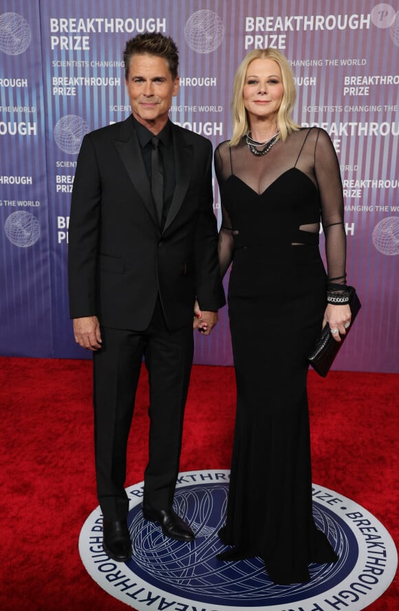 Rob Lowe et Sheryl Berkoff à la 10e cérémonie du Breakthrough Prize le 13 avril 2024 à Los Angeles.