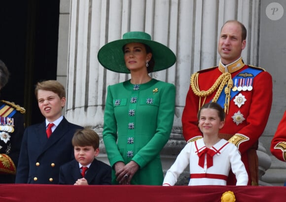 Le prince George, le prince Louis, la princesse Charlotte, Kate Catherine Middleton, princesse de Galles, le prince William de Galles - La famille royale d'Angleterre sur le balcon du palais de Buckingham lors du défilé "Trooping the Colour" à Londres. Le 17 juin 2023  17 June 2023.