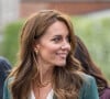 La posture, et même le fond...
Catherine (Kate) Middleton, princesse de Galles, va visiter l'usine textile familiale "AW Hainsworth" à Leeds, le 26 septembre 2023.