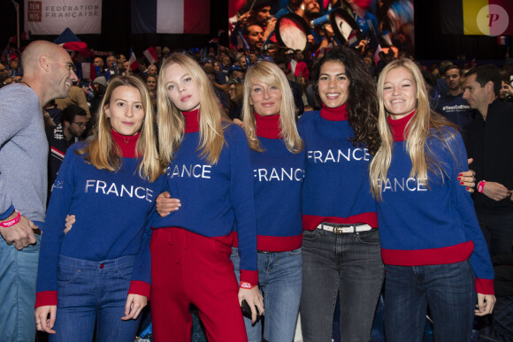 EXCLUSIF - Julia Lang (compagne de P.H.Herbert), Oxana ( compagne de Cédric Pioline), Isabelle Camus (femme de Yannick Noah) , Noura El Shwekh (compagne de Jo-Wilfried Tsonga ) et Clémence Bertrand (femme de Lucas Pouille) - 3eme match de la Finale de la coupe Davis en double opposant la France à la Belgique remporté par Richard Gasquet et Pierre-Hugues Herbert (6-1, 3-6, 7-6, 6-4) au Stade Pierre Mauroy à Lille , le 25 novembre 2017. © Perusseau - Ramsamy / Bestimage