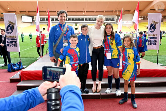 Le prince Albert II de Monaco et la princesse Charlene de Monaco ont assisté aux phases finales du 12eme Tournoi Sainte Devote et remis la coupe au vainqueur, l'Afrique du Sud, au stade Louis II de Monaco, le 20 avril 2024.