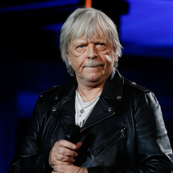 A tout juste 71 ans, Renaud peut se targuer d'avoir marqué plusieurs générations avec son univers musical !
Exclusif - Renaud (Renaud Séchan) - Enregistrement de l'émission "La fête de la Chanson française" au Dôme à Paris, présentée par L.Thilleman et A.Manoukian, et diffusée le 22 décembre sur France 3 © Christophe Clovis / Bestimage 