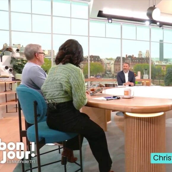 L'animateur a assuré la promotion de son autobriographie "Sans transition"
Christophe Dechavanne sur le plateau de "Bonjour !" sur TF1 le 24 avril 2024.