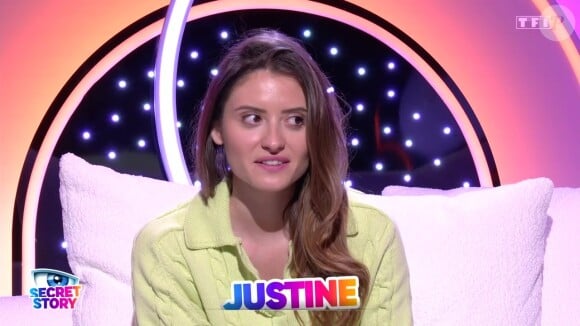 Justine a remplacé Anaïs au petit matin du mercredi 24 avril...
Justine dans Secret Story 2024