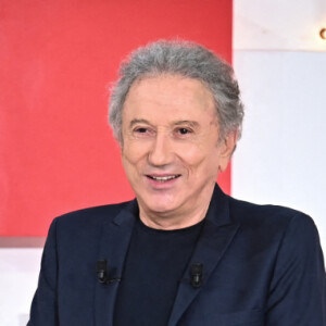 Exclusif - Michel Drucker - Enregistrement de l'émission "Vivement dimanche" au studio Gabriel à Paris, le 17 avril 2024, présentée par M.Drucker, et diffusée le 28 avril 2024 sur France 3. © Guillaume Gaffiot / Bestimage