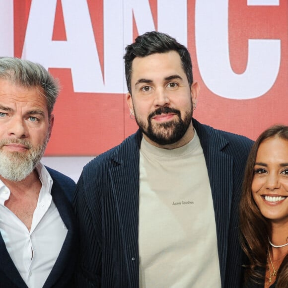 Exclusif - Clovis Cornillac, Artus et Alice Belaidi - Enregistrement de l'émission "Vivement dimanche" au studio Gabriel à Paris, le 17 avril 2024, présentée par M.Drucker, et diffusée le 28 avril 2024 sur France 3. © Guillaume Gaffiot / Bestimage