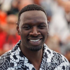 Omar Sy assiste au photocall de "Tirailleurs" lors de la 75ème édition du festival de Cannes au Palais des Festivals le 19 mai 2022 à Cannes, France. Photo par David Boyer/ABACAPRESS.COM