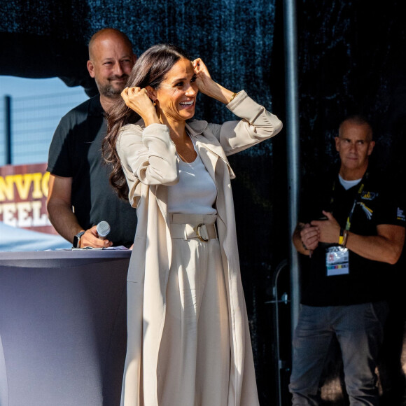 Dusseldorf, ALLEMAGNE - Le prince Harry, duc de Sussex, et Meghan Markle, duchesse de Sussex, lors de la septième journée des Invictus Games 2023 au Merkur Spiel-Arena à Dusseldorf.