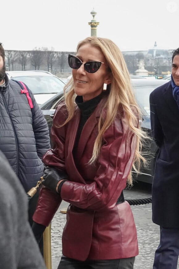 Céline Dion est de retour à l'hôtel, Le Crillon, à Paris, après une visite chez Givenchy. Le 24 janvier 2019 