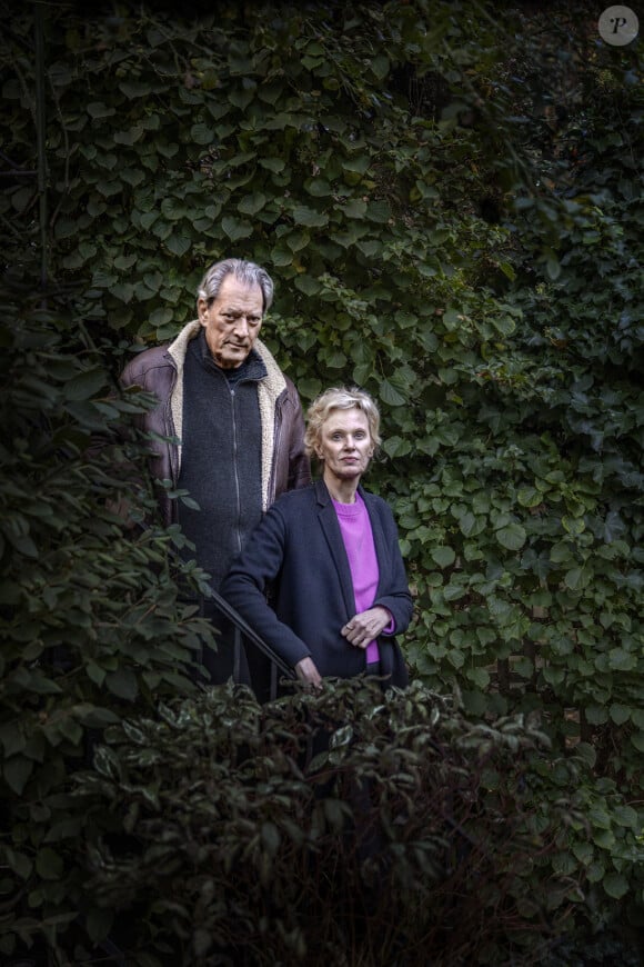 Paul Auster et sa femme Siri Hustvedt dans leur appartement de Brooklyn à New-York le 31 octobre 2020.