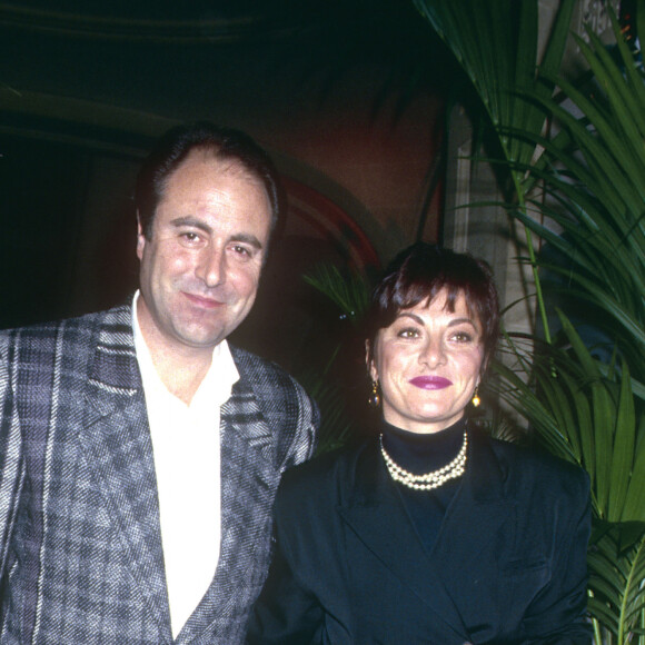 Archives - Michel Delpech et sa femme Geneviève lors du lancement du parfum Smalto à Paris en 1987