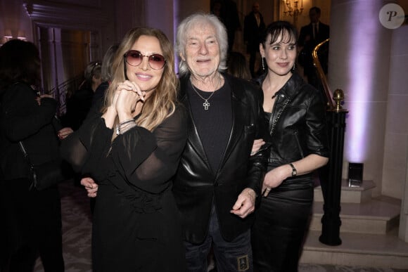 Hélène Segara, Hugues Aufray et son épouse Muriel assistent au Gala des Stethos d'or 2024 à l'Hôtel George V, le 18 mars 2024 à Paris, France. Photo par David NIVIERE/ABACAPRESS.COM