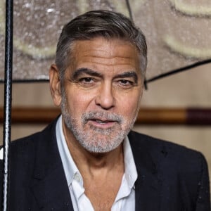 Ils sont désormais les heureux propriétaires du domaine du Canadel composé d'une bâtisse de 900m2 sur un terrain de 200 hectares
George Clooney à la première de "The Boys in the Boat" à Londres