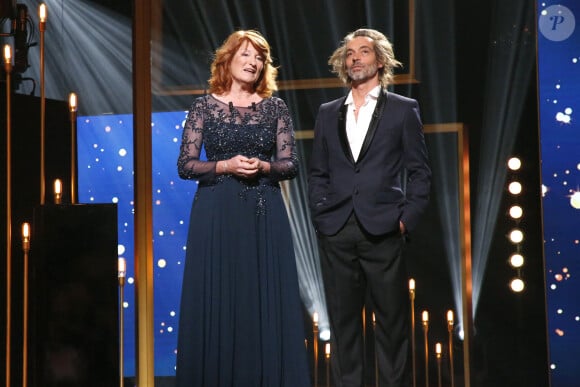 Muriel Mayette et guest présentent le Molière de la Comédienne dans un spectacle de Théâtre public - 35ème cérémonie des Molières aux Folies Bergère à Paris, France, le 6 Mai 2024. © Bertrand Rindoff / Bestimage