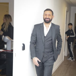 L'animateur lui a proposé de se rendre à un événement que tout le monde attend.
Exclusif - Cyril Hanouna en loge pour la nouvelle émission de C.Hanouna du week-end "Face à Hanouna" diffusée le 3 février à Paris, France, le 1er février 2024. © Jack Tribeca/Bestimage