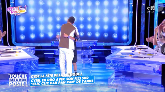 Mais il a visiblement mieux à faire !
Cyril Hanouna et Lino, "TPMP".