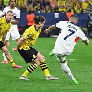 A savoir le match opposant le PSG de Kylian Mbappé au Borussia Dortmund, ce soir 21h.
Kylian Mbappe lors de Dortmund-PSG. ( Photo de federico pestellini / panoramic ) -