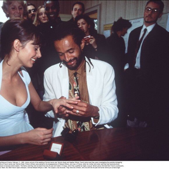 Château de Brecourt-France, 11 février 1995. Photo de bibliothèque du mariage de l'ancienne star du tennis Yannick Noah et de Heather Whyte.