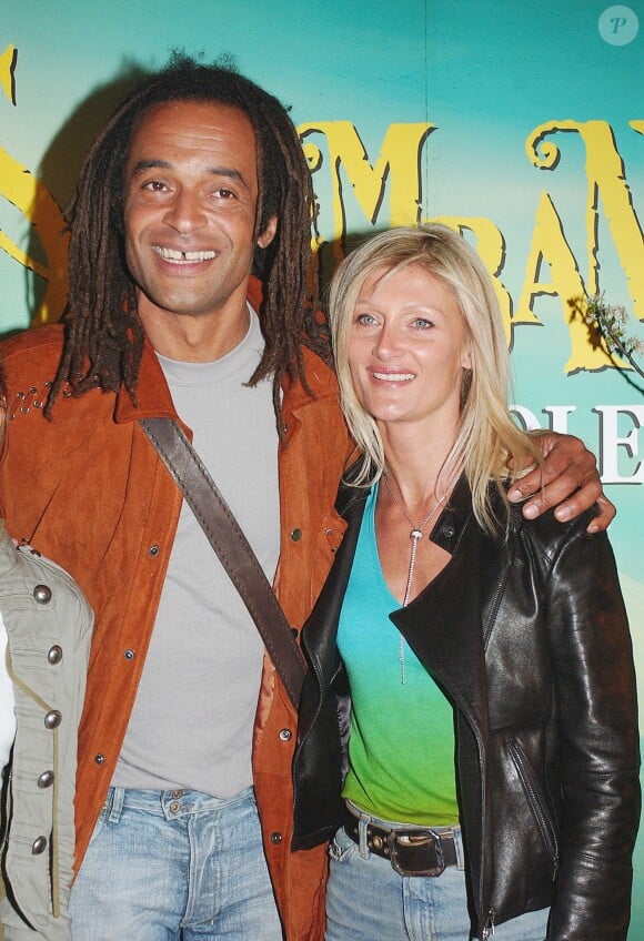 Le chanteur français Yannick Noah et son épouse Isabelle Camus assistent au spectacle du Cirque du Soleil à Boulogne-Billancourt, près de Paris, le 7 avril 2005. Photo de Giancarlo Gorassini/ABACA.