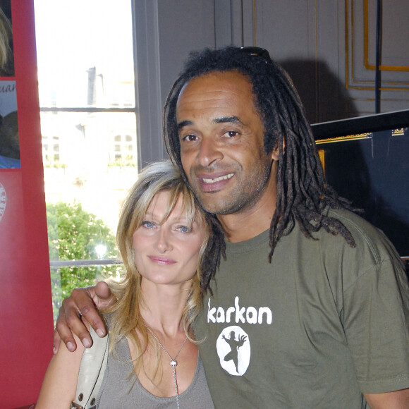 Le chanteur français Yannick Noah et sa compagne Isabelle Camus le 19 mai 2006. Photo par Bruno Klein/ABACAPRESS.COM
