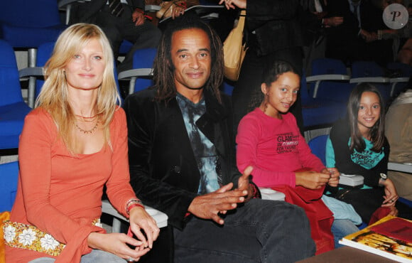 Yannick Noah, star du tennis et chanteur français, et sa famille assistent à la superproduction de "Ben-Hur" de Robert Hossein au Stade de France à Saint-Denis, près de Paris, France, le 26 septembre 2006. Photo par Nicolas Khayat/ABACAPRESS.COM