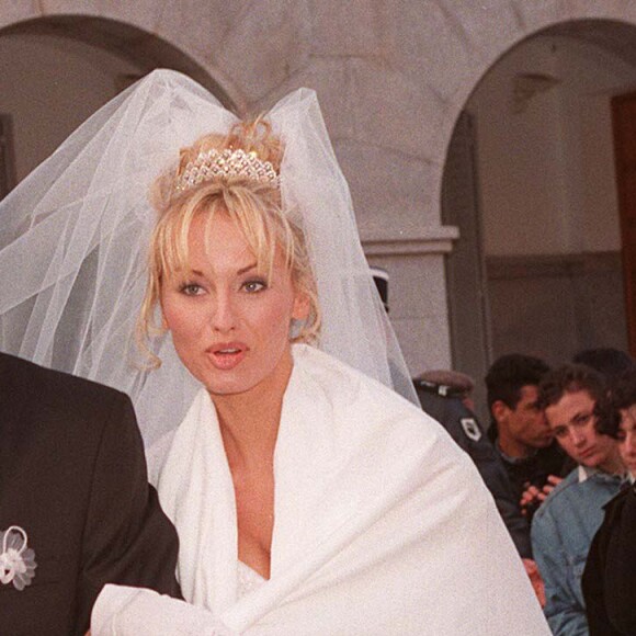 Adriana Karembeu lors de son mariage avec Christian Karembeu en Corse en 1998.