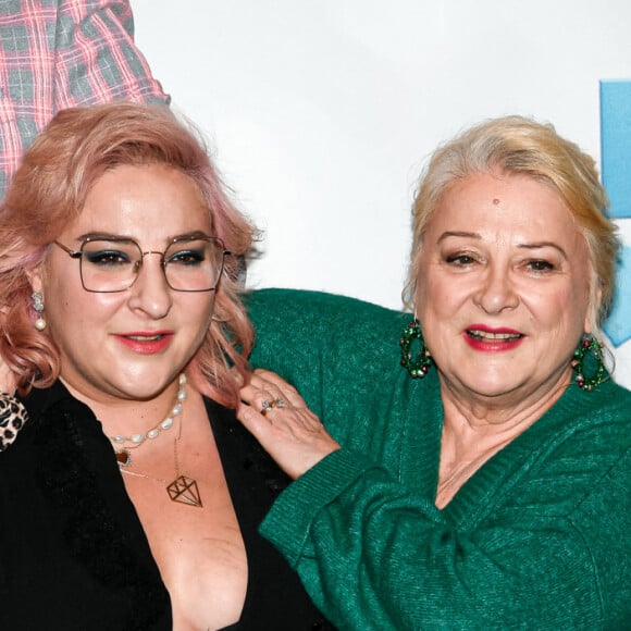 Marilou Berry et Josiane Balasko assistent au photocall pour la première de "Mes très chers enfants" à l'UGC Bercy à Paris, le 13 décembre 2021. Photo par Victor Joly/ABACAPRESS.COM