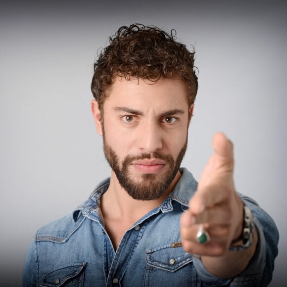 Marwan Berreni, disparu depuis près d'un an à la suite d'un délit routier, a été retrouvé pendu deux mois et demi plus tard dans une ferme abandonnée...
Photo d'archives de l'acteur Marwan Berreni. Le corps de l'acteur de "Plus Belle la vie" a été retrouvé jeudi 12 octobre dans une ferme abandonnée à Corcelles-en-Beaujolais, a annoncé vendredi le procureur de la République de Villefranche-sur-Saône. Photo par Pascal Baril/ABACAPRESS.COM