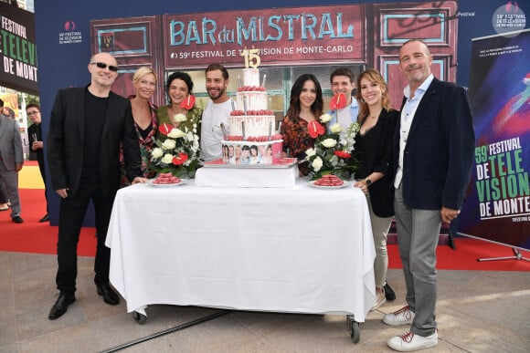 Les acteurs français Rebecca Hampton, Pierre Martot, Pauline Bression, Marwan Berreni, Fabienne Carat, Grant Lawrens, Léa Francois et Serge Dupire posent lors d'un photocall pour le 15e anniversaire de l'émission "Plus belle la vie" dans le cadre du 59e Festival de télévision de Monte-Carlo, le 16 juin 2019 à Monaco. Photo par David Niviere/ABACAPRESS.COM