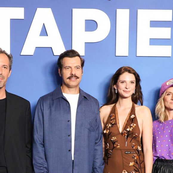 Hakim Jemili, Tristan Séguéla, Laurent Lafitte, Joséphine Japy, Camille Chamoux et Olivier Demange - Avant-première Netflix de la série "Tapie" à l'UGC Normandie Paris le 11 septembre 2023. © Coadic Guirec/Bestimage