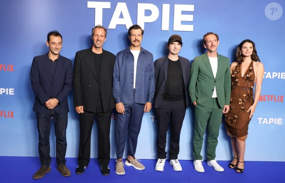 Bruno Nahon, Tristan Séguéla, Laurent Lafitte, Olivier Demangel, Guest et Joséphine Japy - Avant-première Netflix de la série "Tapie" à l'UGC Normandie Paris le 11 septembre 2023. © Coadic Guirec/Bestimage