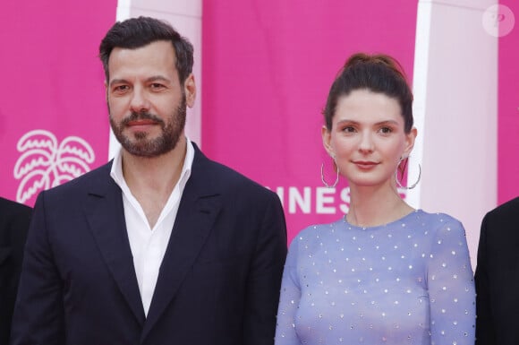 Laurent Lafitte et Joséphine Japy pour la série "Tapie" - Photocall (tapis rose) du festival Canneseries saison 6 au palais des festivals à Cannes le 16 avril 2023. © Denis Guignebourg / Bestimage 