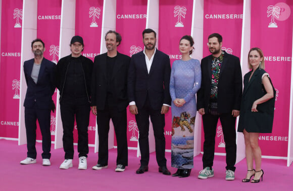 Tristan Seguela, Olivier Demangel, Laurent Lafitte, Josephine Japy, Hakim Jemily,, Camille Chamoux pour "Tapie" - Photocall (tapis rose) du festival Canneseries saison 6 au palais des festivals à Cannes le 16 avril 2023. © Denis Guignebourg / Bestimage 