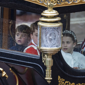 Adam Gerrard - Mirrorpix - Sortie de la cérémonie de couronnement du roi d'Angleterre à l'abbaye de Westminster de Londres La princesse Charlotte de Galles, Le prince George de Galles, Le prince Louis de Galles lors de la cérémonie de couronnement du roi d'Angleterre à Londres, Royaume Uni, le 6 mai 2023. 