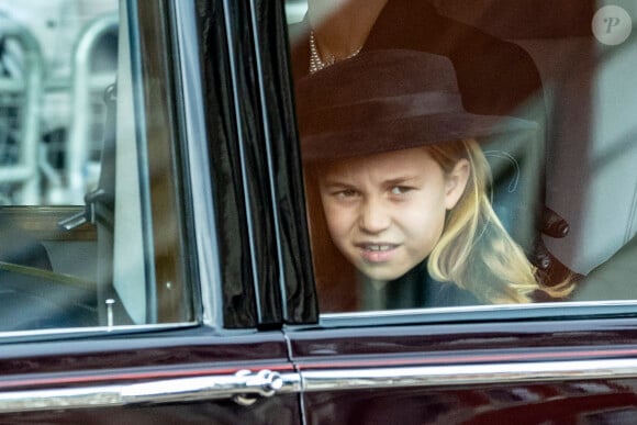 La princesse Charlotte de Galles - Arrivées au service funéraire à l'Abbaye de Westminster pour les funérailles d'Etat de la reine Elizabeth II d'Angleterre. Le sermon est délivré par l'archevêque de Canterbury Justin Welby (chef spirituel de l'Eglise anglicane) au côté du doyen de Westminster David Hoyle. Londres, le 19 septembre 2022 © Moreau / Jacovides / Bestimage 