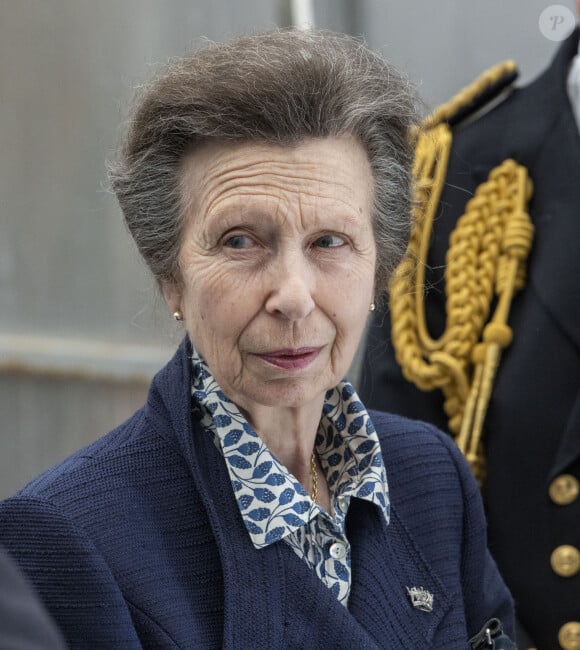 La princesse Anne, marraine du Musée national de la Royal Navy, visite le projet de conservation HMS Victory à la base navale de Portsmouth, le 9 mai 2024. 