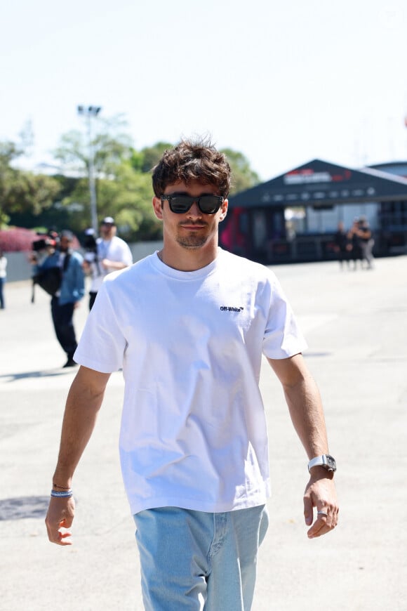 "Il est très rapide, il est très cool, il est très effrayant et très courageux, il est tout ça à la fois. Leo", écrit-il pour le décrire
 
Charles Leclerc lors du Grand Prix de Formule 1 (F1) de Chine au Circuit international de Shanghai, Chine, le 18 avril 2024. © Motorsport Images/Panoramic/Bestimage