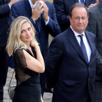 VIDEO "C'est la honte !" : Julie Gayet troublée en plein direct par une photo de son mari François Hollande