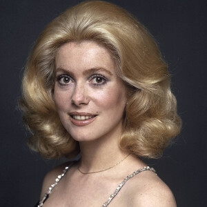 Sa blondeur légendaire est connue dans le monde entier.
Catherine Deneuve en 1975. Photo par DPA/ABACAPRESS.COM