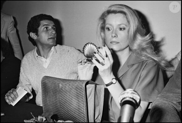 Claude Lelouch et Catherine Deneuve à Cannes en 1979.