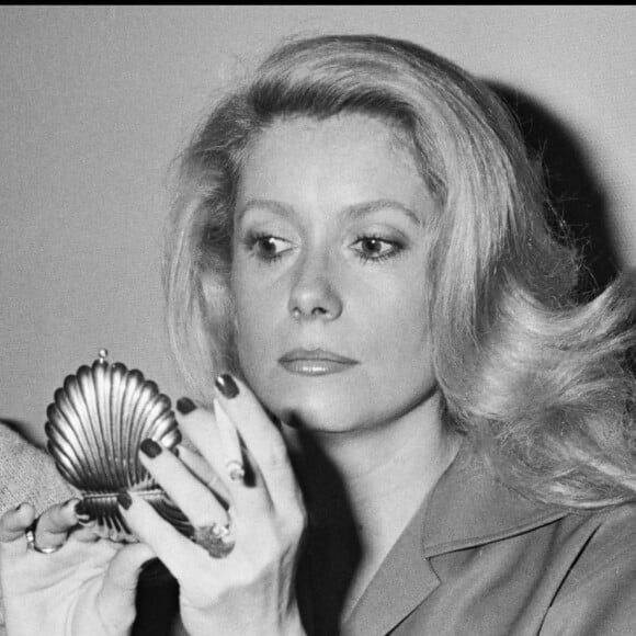 Claude Lelouch et Catherine Deneuve à Cannes en 1979.