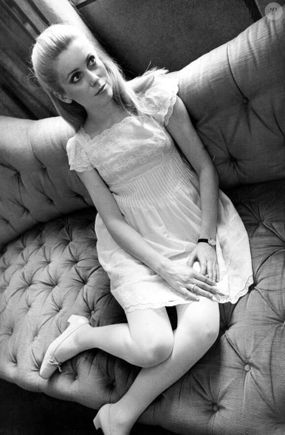 Catherine Deneuve chez elle en 1967. Photo by © Photo/ZUMA Wire/ABACAPRESS.COM