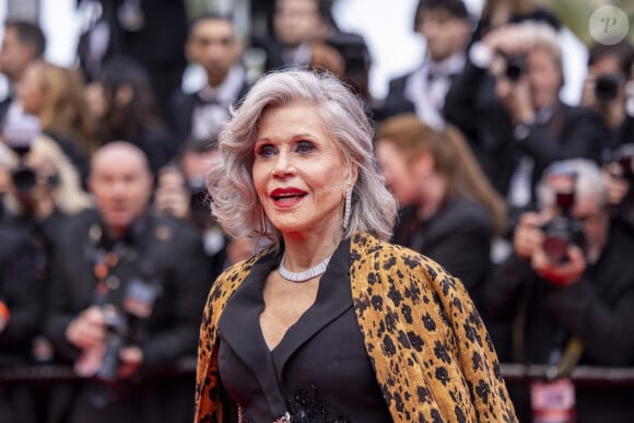 Jane Fonda - Montée des marches du film « Le deuxième acte » pour la cérémonie d’ouverture du 77ème Festival International du Film de Cannes, au Palais des Festivals à Cannes. Le 14 mai 2024 © Olivier Borde / Bestimage