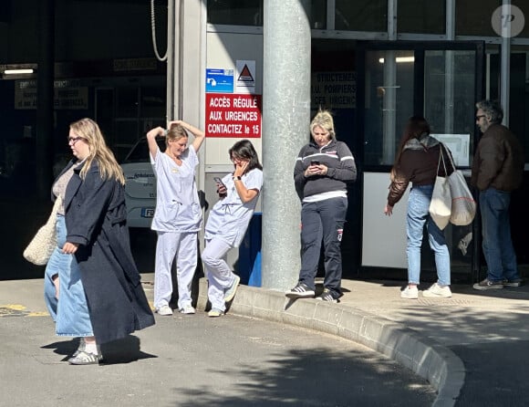 Et ne devrait pas sortir tout de suite de l'hôpital.
Exclusif - Illustration du CHU de Bordeaux ou le chanteur Kendji Girac est hospitalisé le 22 avril 2024. © Patrick Bernard/Bestimage