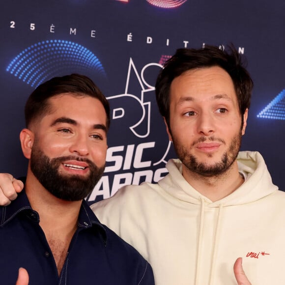 Kendji Girac, Vianney au photocall de la 25ème cérémonie des "NRJ Music Awards (NMA)" au palais des Festivals et des Congrès de Cannes, France, le 10 novembre 2023. © Dominique Jacovides/Bestimage 