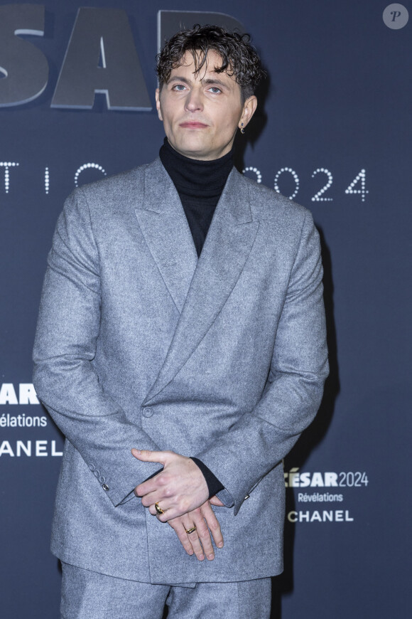 L'occasion de s'intéresser à l'acteur.
Raphaël Quenard au photocall du dîner César Révélations 2024 à L'Élysée Montmartre à Paris le 15 janvier 2024. © Olivier Borde / Bestimage