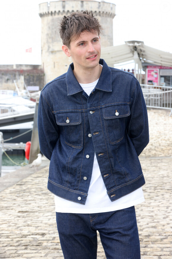 Raphaël Quenard - Photocall de la série "HP" lors du Festival de la Fiction de La Rochelle. Le 18 septembre 2021 © Jean-Marc Lhomer / Bestimage